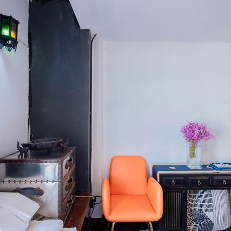 Elixir Hostel Bangkok Exterior photo